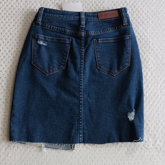 Rock& Roll cowgirl Distressed Jean skirt brand new with tags - Picture 6 of 14